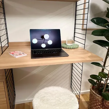 Modernes Inkl Garage Und Balkon 아파트