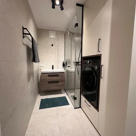 Modernes Inkl Garage Und Balkon *