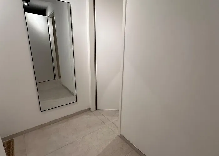 Modernes Inkl Garage Und Balkon * Linz