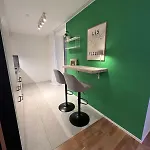 Modernes Inkl Garage Und Balkon Διαμέρισμα