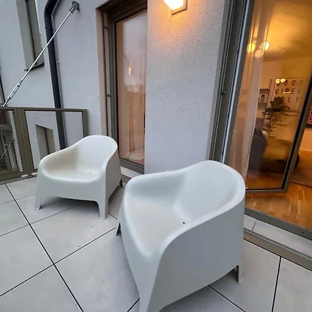 Modernes Inkl Garage Und Balkon Linz